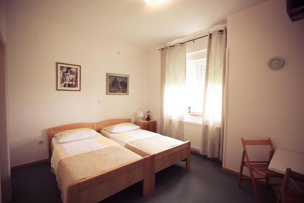 סאמובור Rooms Medved מראה חיצוני תמונה